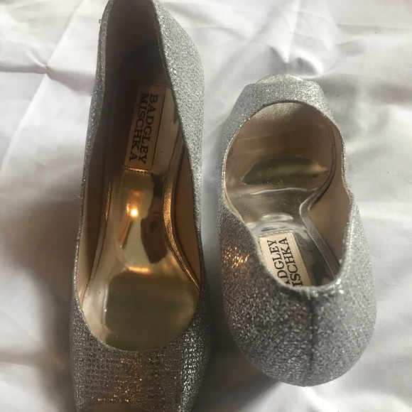 BADGLEY MISCHKA “AWAKE” - Picture 10 of 16